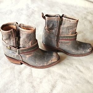 BEd STU Rustic Leather Ankle Boots in Distressed Brownand Gray